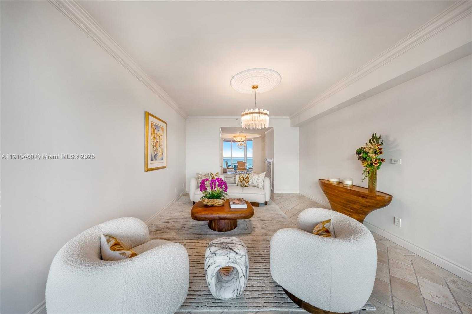 Small Image of 300 SOUTH POINTE DR #1702, Miami Beach Number 5