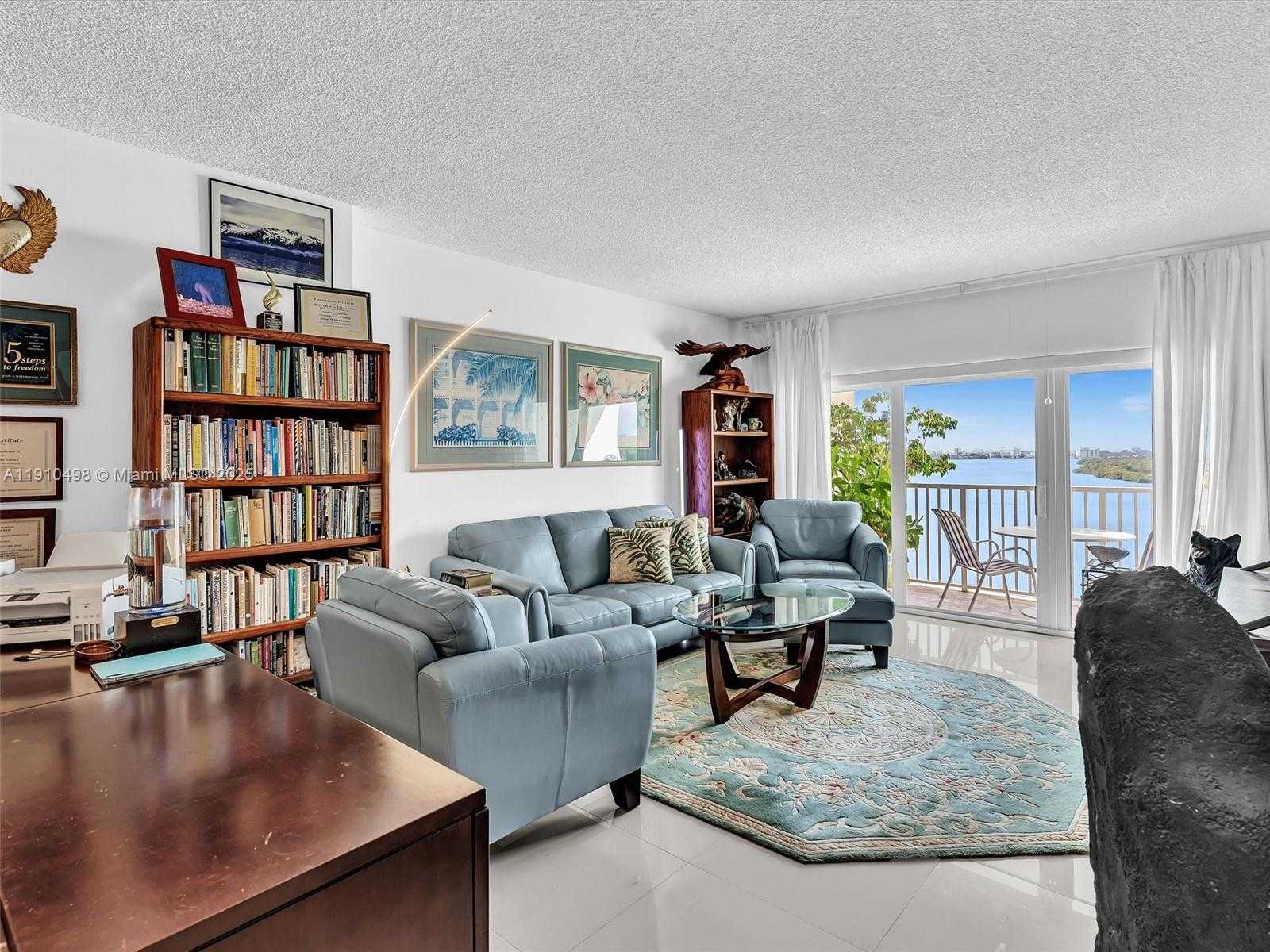 Small Image of 300 BAYVIEW DR #902, Sunny Isles Beach Number 21