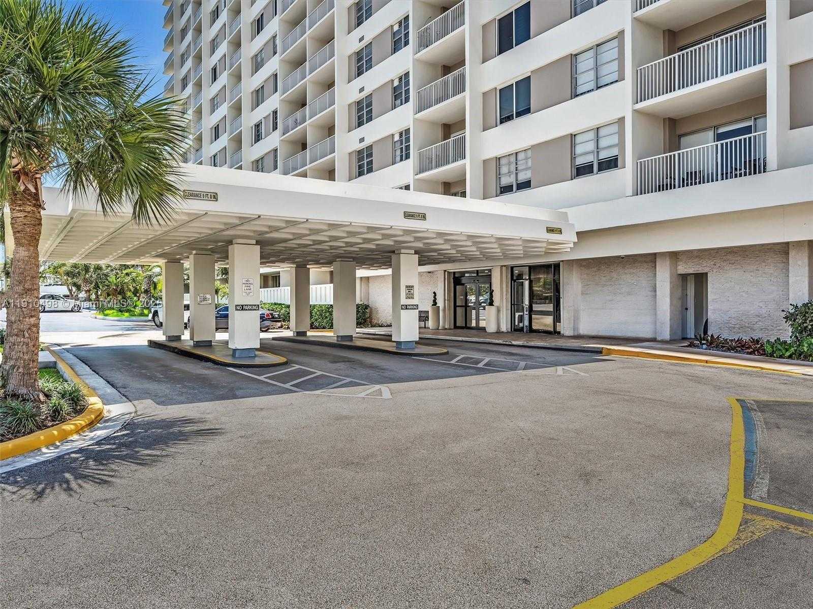 Small Image of 300 BAYVIEW DR #902, Sunny Isles Beach Number 41