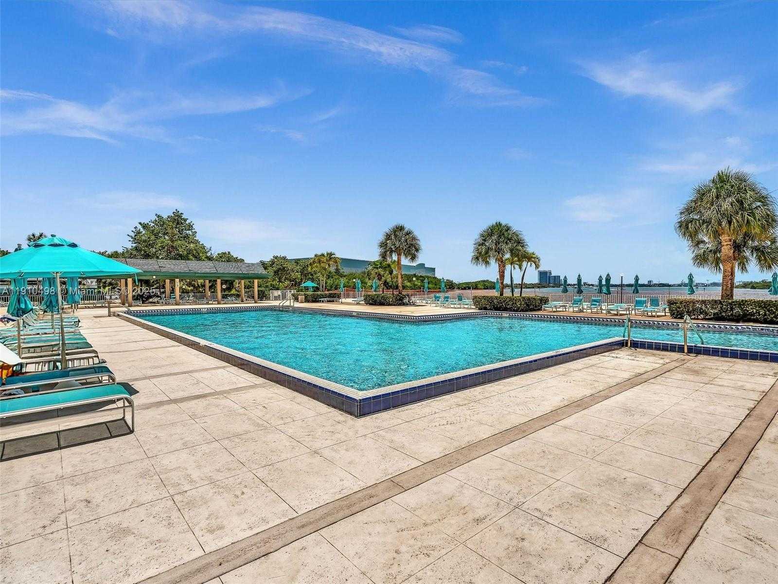 Small Image of 300 BAYVIEW DR #902, Sunny Isles Beach Number 50