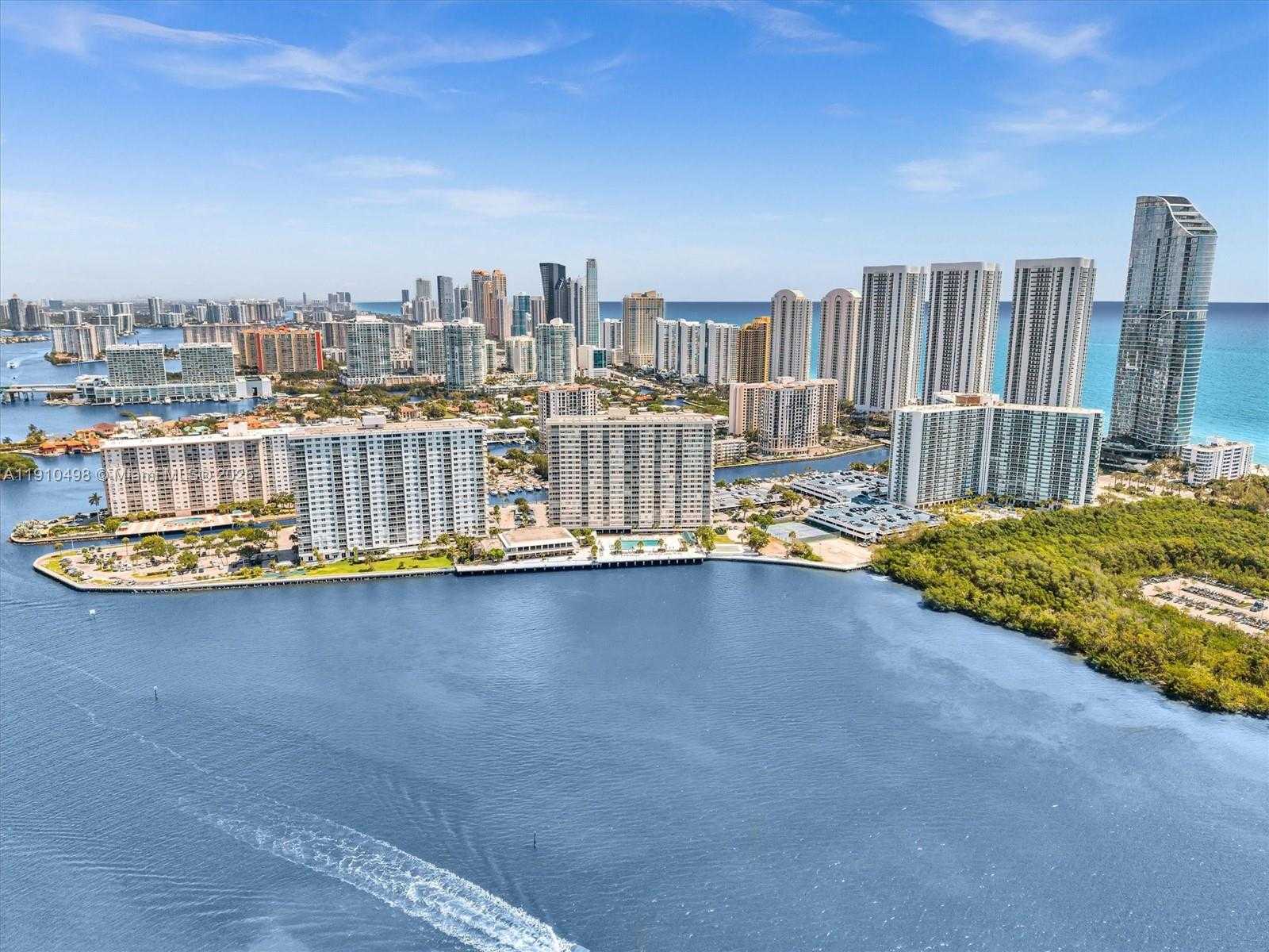 Small Image of 300 BAYVIEW DR #902, Sunny Isles Beach Number 56
