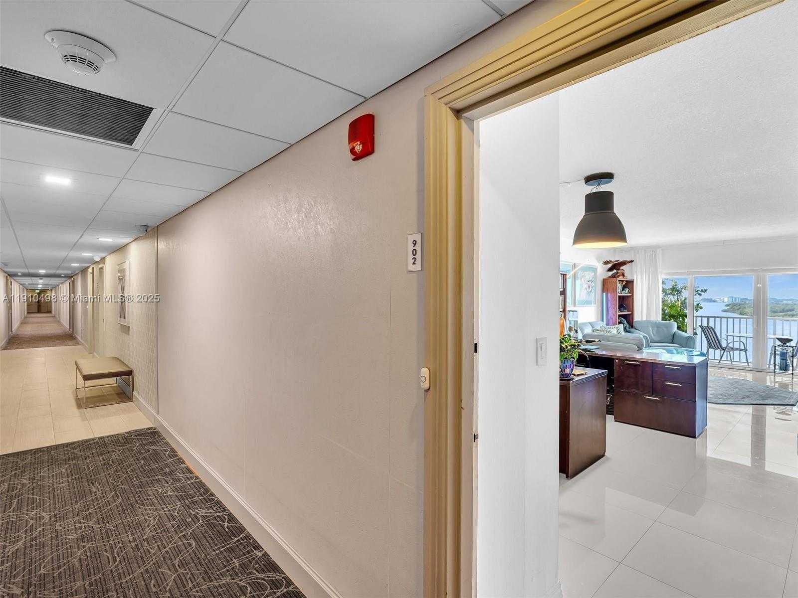 Small Image of 300 BAYVIEW DR #902, Sunny Isles Beach Number 6