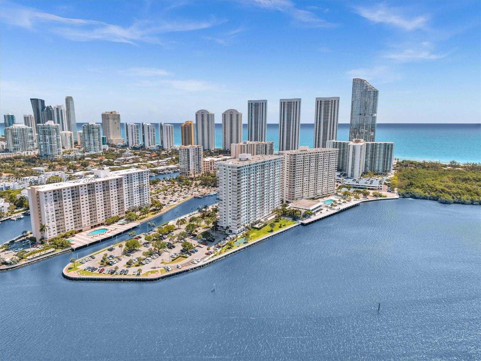 Small Image of 300 BAYVIEW DR #902, Sunny Isles Beach Number 60