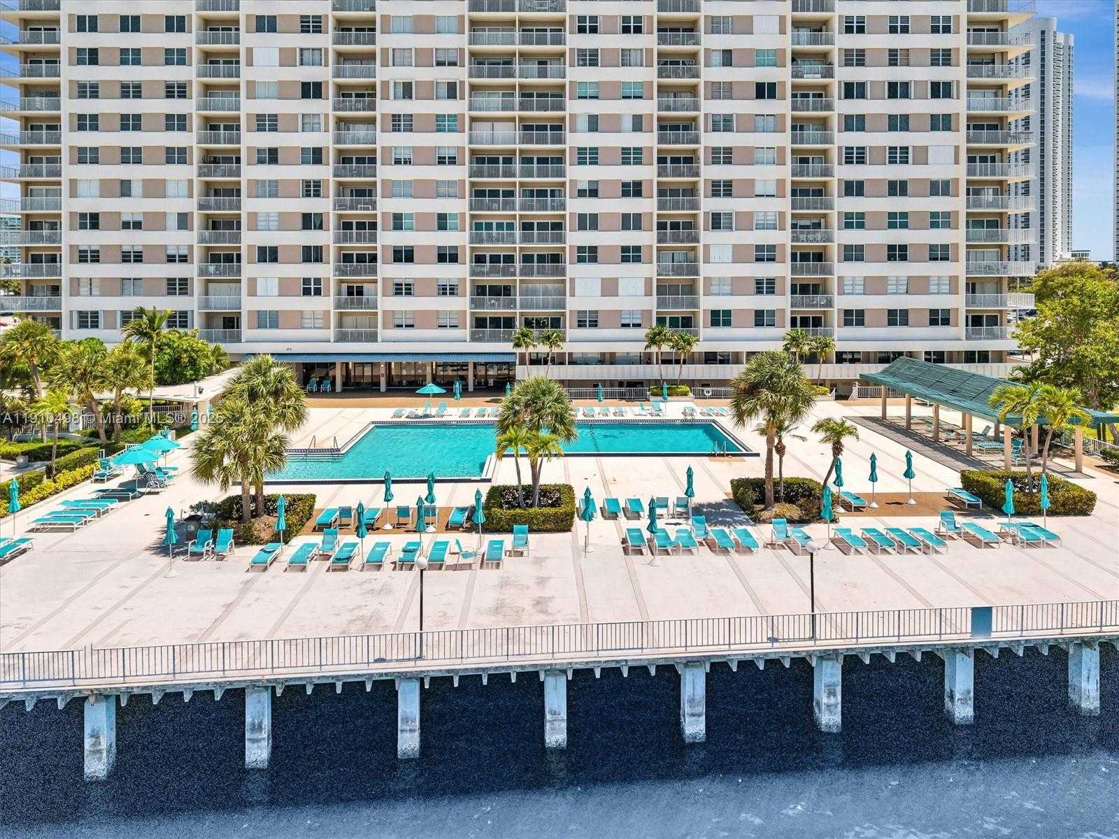 Small Image of 300 BAYVIEW DR #902, Sunny Isles Beach Number 64