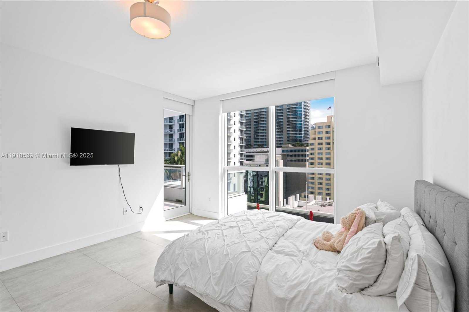 Small Image of 1080 BRICKELL AVE #1502, Miami Number 20