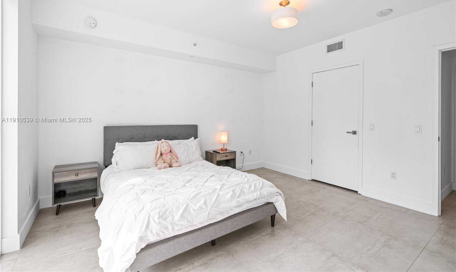 Small Image of 1080 BRICKELL AVE #1502, Miami Number 22