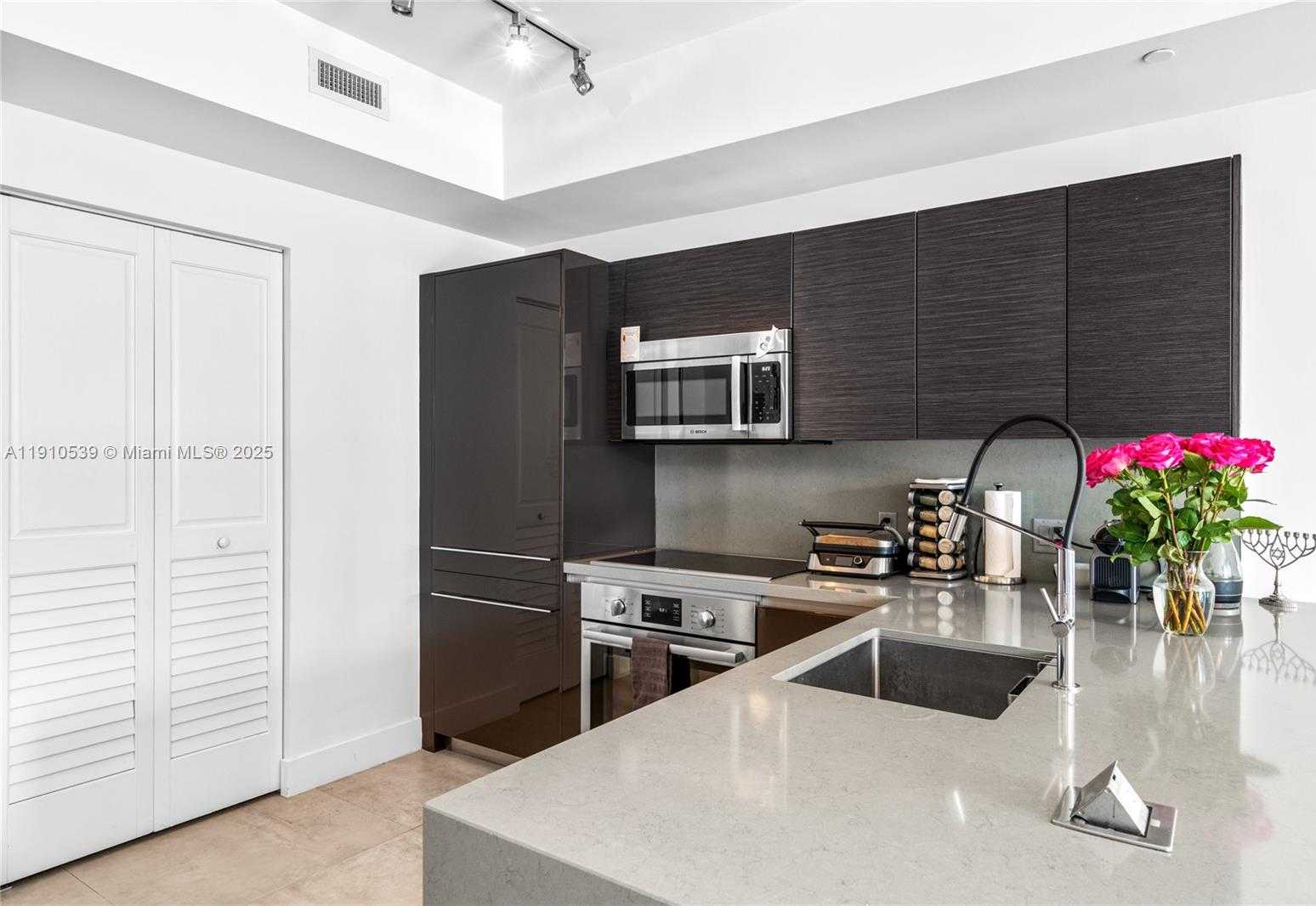 Small Image of 1080 BRICKELL AVE #1502, Miami Number 9