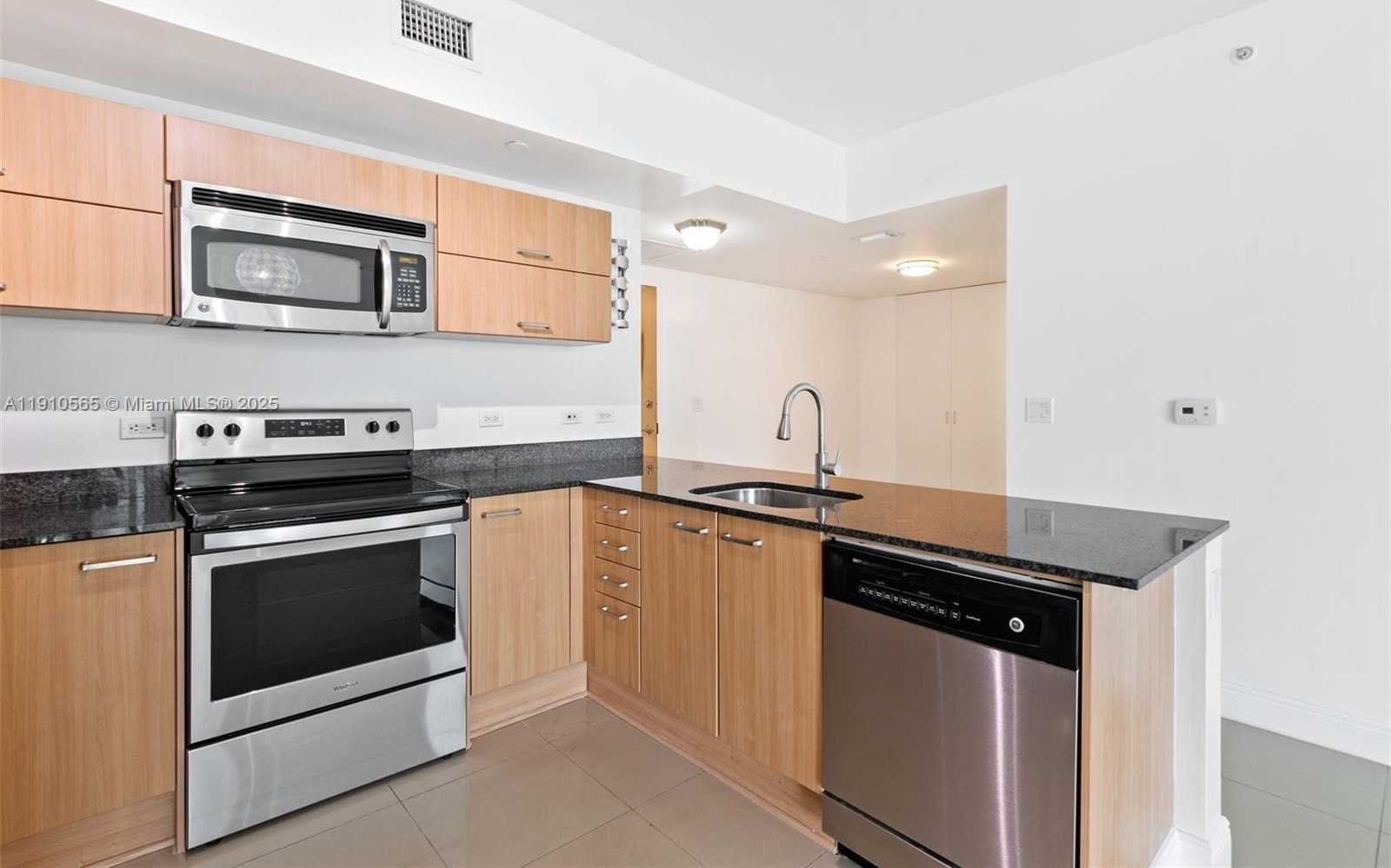 Small Image of 350 SOUTH MIAMI AVE #1805, Miami Number 6