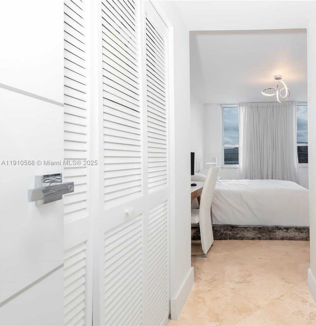 Small Image of 701 BRICKELL KEY BLVD #1912, Miami Number 24