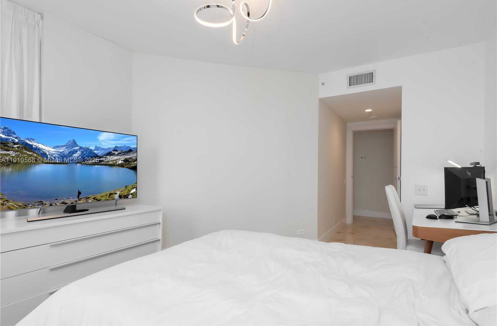 Small Image of 701 BRICKELL KEY BLVD #1912, Miami Number 26