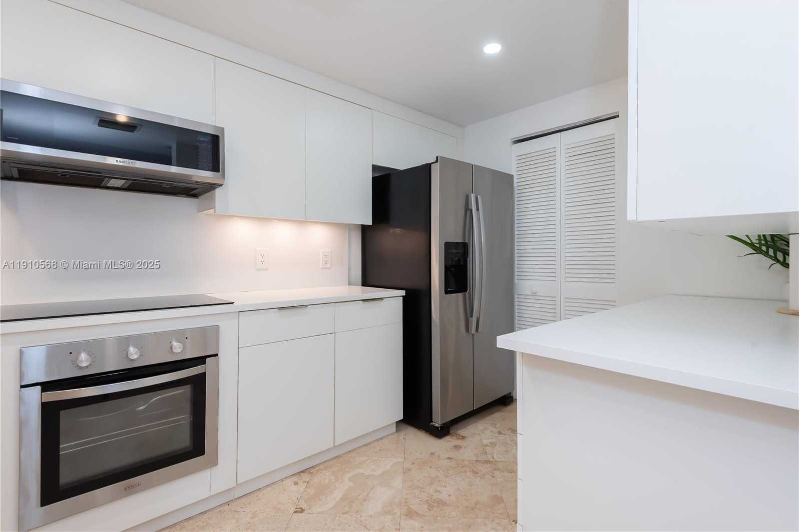 Small Image of 701 BRICKELL KEY BLVD #1912, Miami Number 35