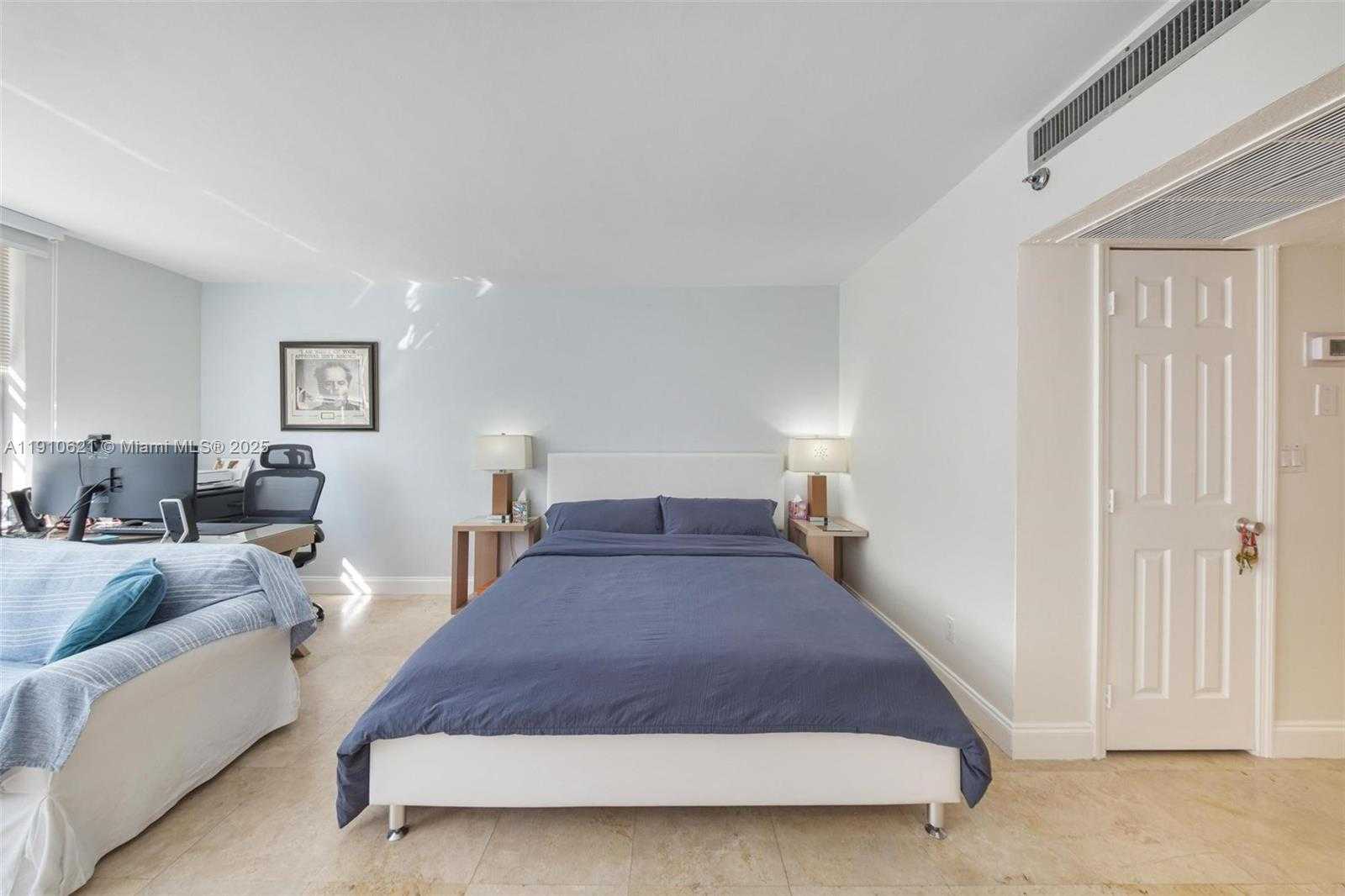 Small Image of 100 LINCOLN RD #624, Miami Beach Number 4