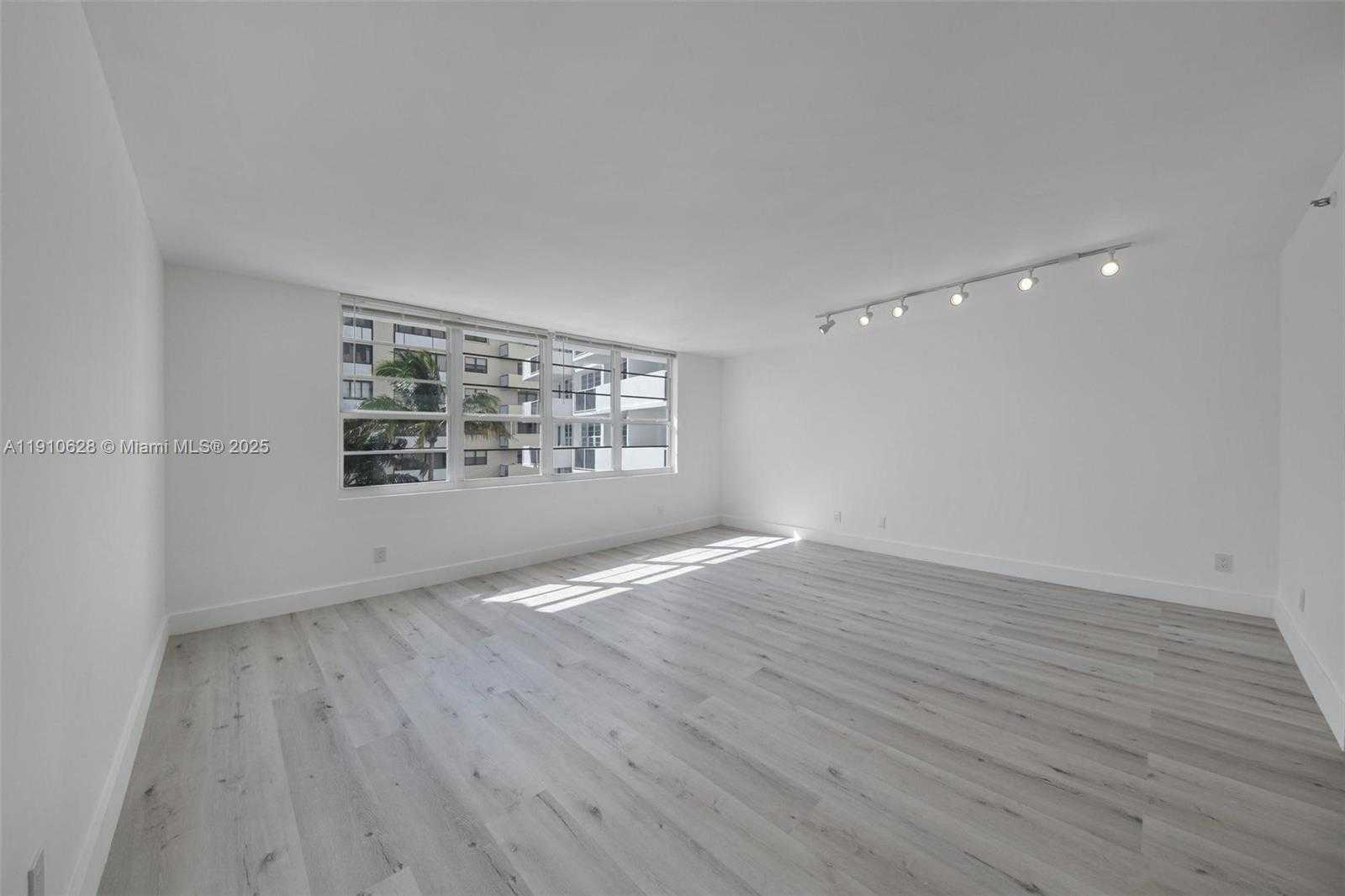 Small Image of 100 LINCOLN RD #626, Miami Beach Number 4