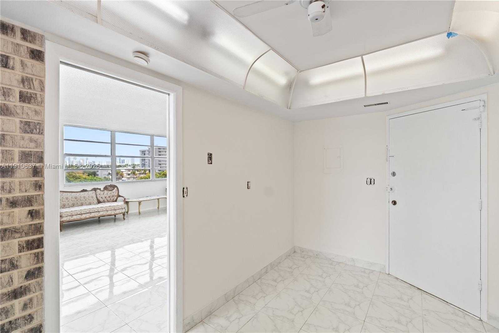 Small Image of 1351 NORTH EAST MIAMI GARDENS DR #406E, Miami Number 10