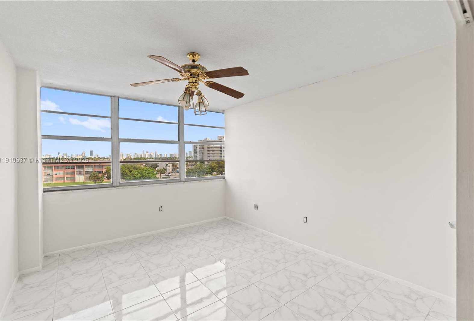 Small Image of 1351 NORTH EAST MIAMI GARDENS DR #406E, Miami Number 13