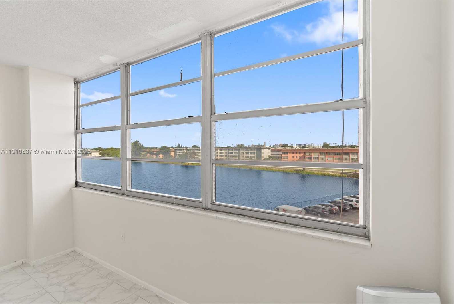 Small Image of 1351 NORTH EAST MIAMI GARDENS DR #406E, Miami Number 18