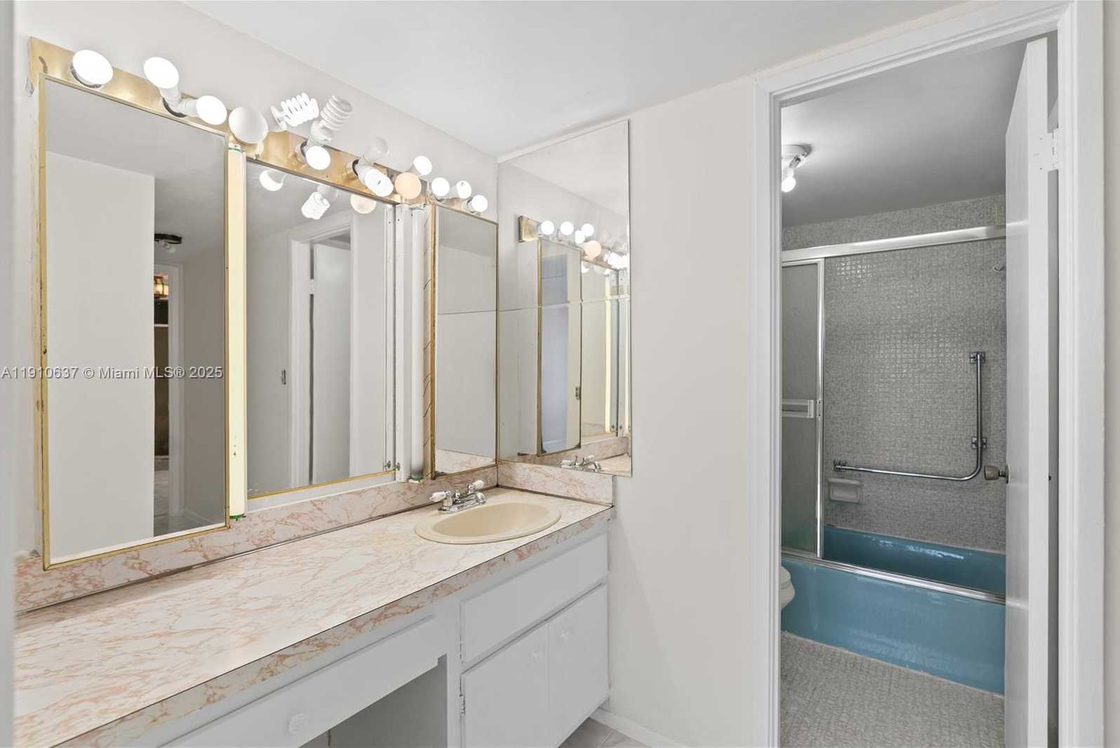 Small Image of 1351 NORTH EAST MIAMI GARDENS DR #406E, Miami Number 20