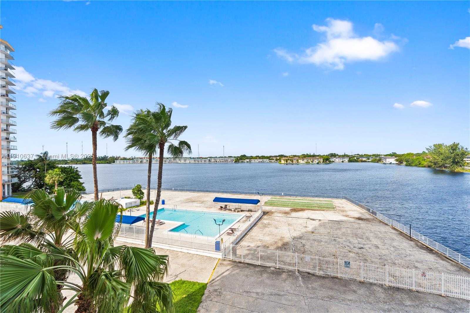 Small Image of 1351 NORTH EAST MIAMI GARDENS DR #406E, Miami Number 24