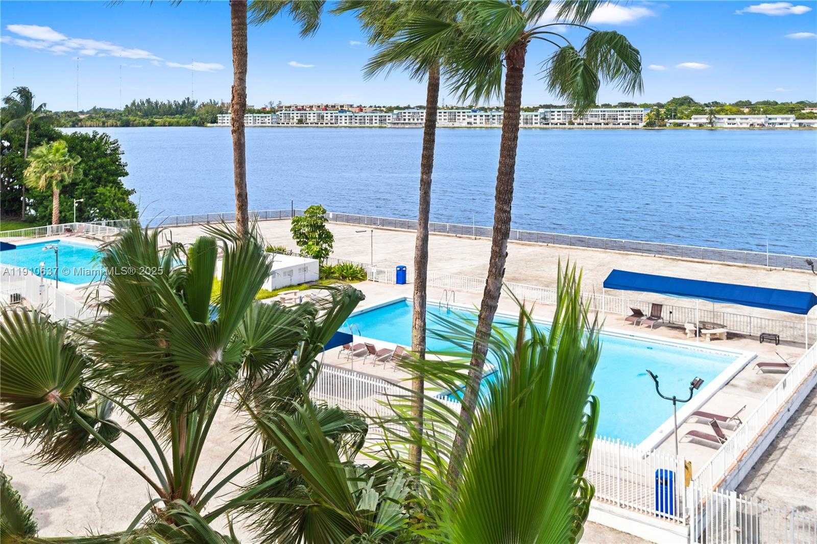 Small Image of 1351 NORTH EAST MIAMI GARDENS DR #406E, Miami Number 25