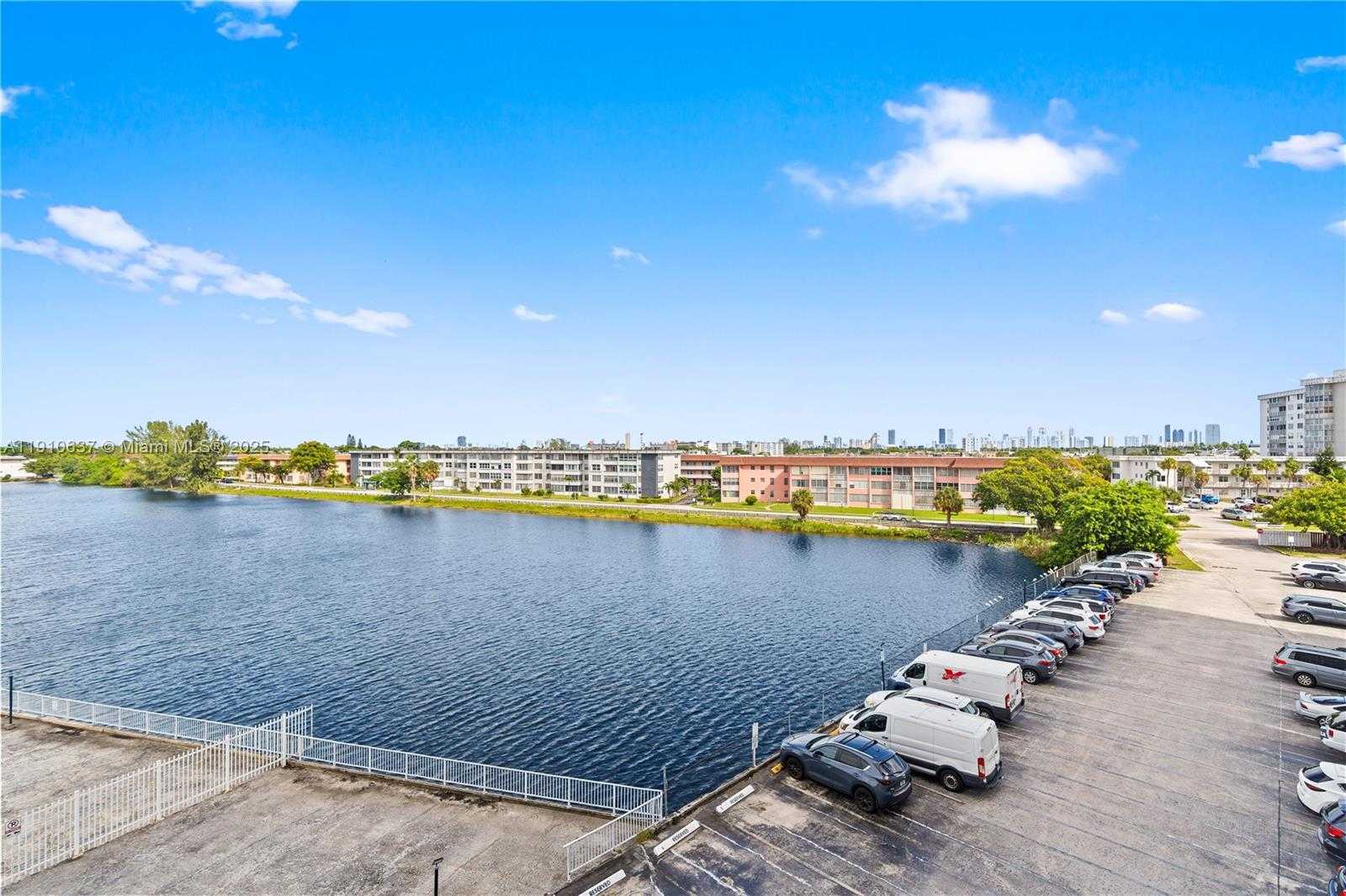 Small Image of 1351 NORTH EAST MIAMI GARDENS DR #406E, Miami Number 33