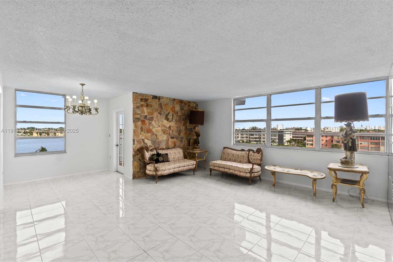 Small Image of 1351 NORTH EAST MIAMI GARDENS DR #406E, Miami Number 6