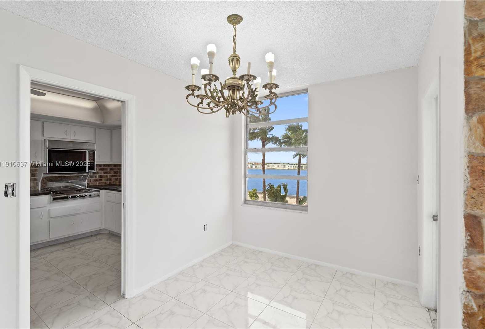 Small Image of 1351 NORTH EAST MIAMI GARDENS DR #406E, Miami Number 7