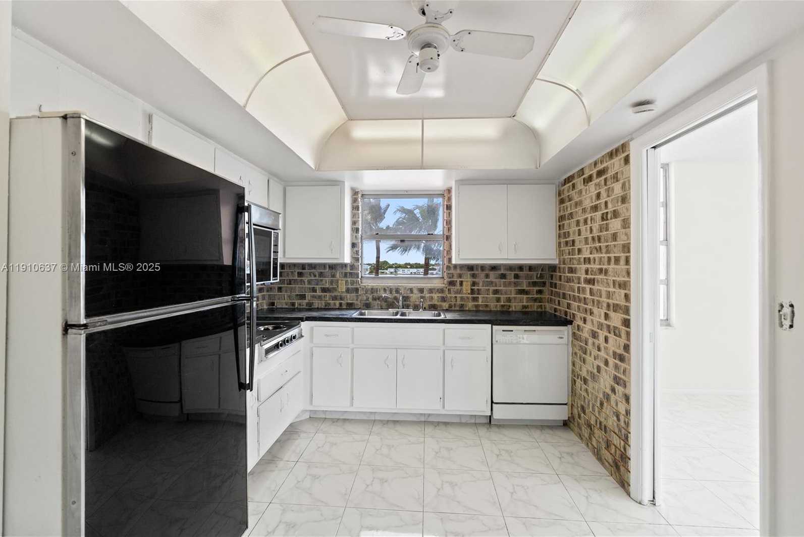 Small Image of 1351 NORTH EAST MIAMI GARDENS DR #406E, Miami Number 8