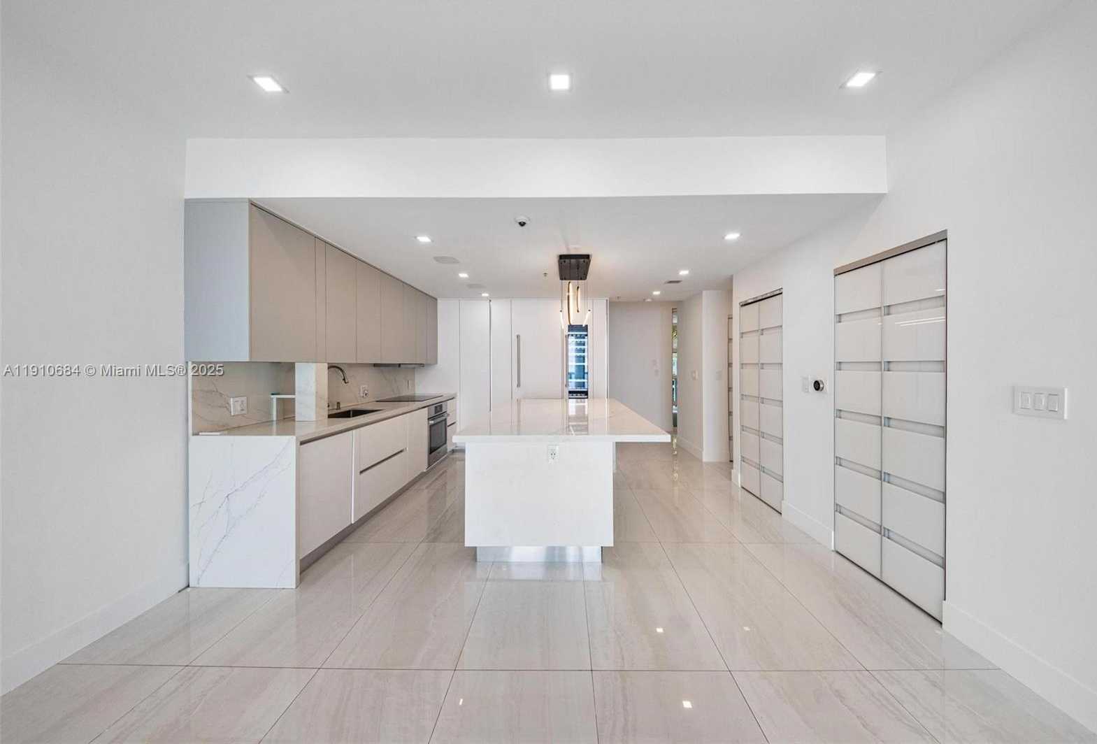 Small Image of 7918 HARBOUR ISLAND DR #207, North Bay Village Number 15