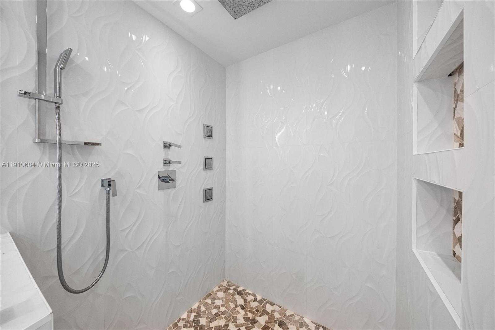 Small Image of 7918 HARBOUR ISLAND DR #207, North Bay Village Number 26