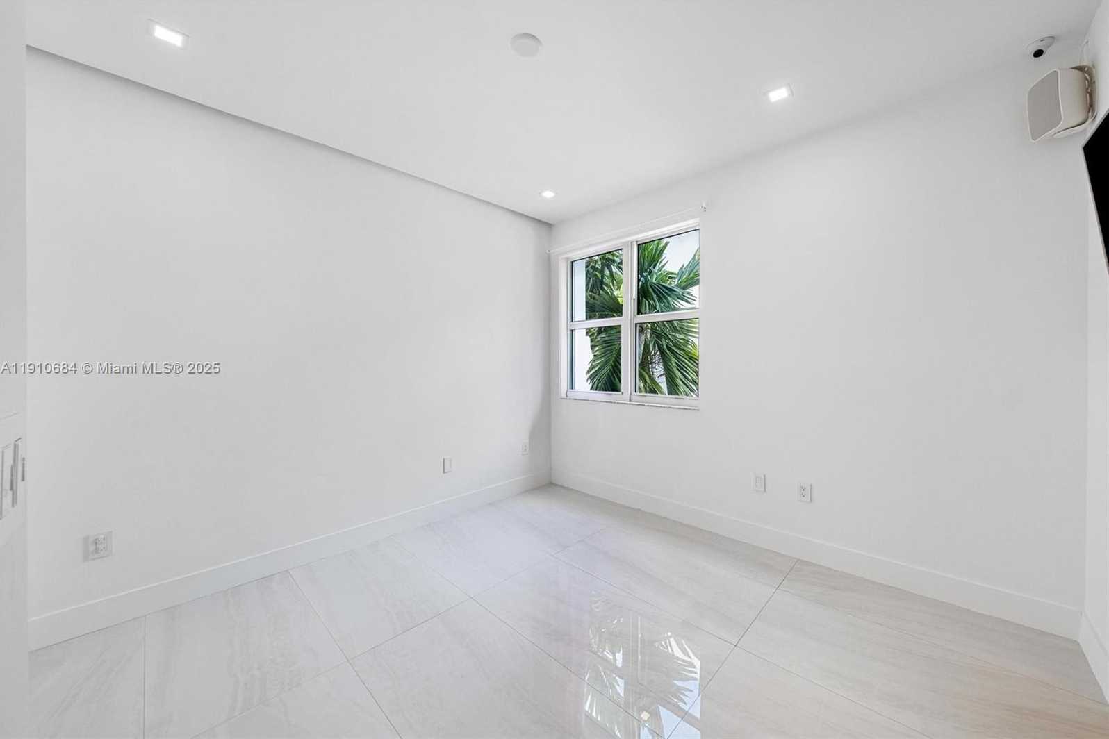 Small Image of 7918 HARBOUR ISLAND DR #207, North Bay Village Number 35