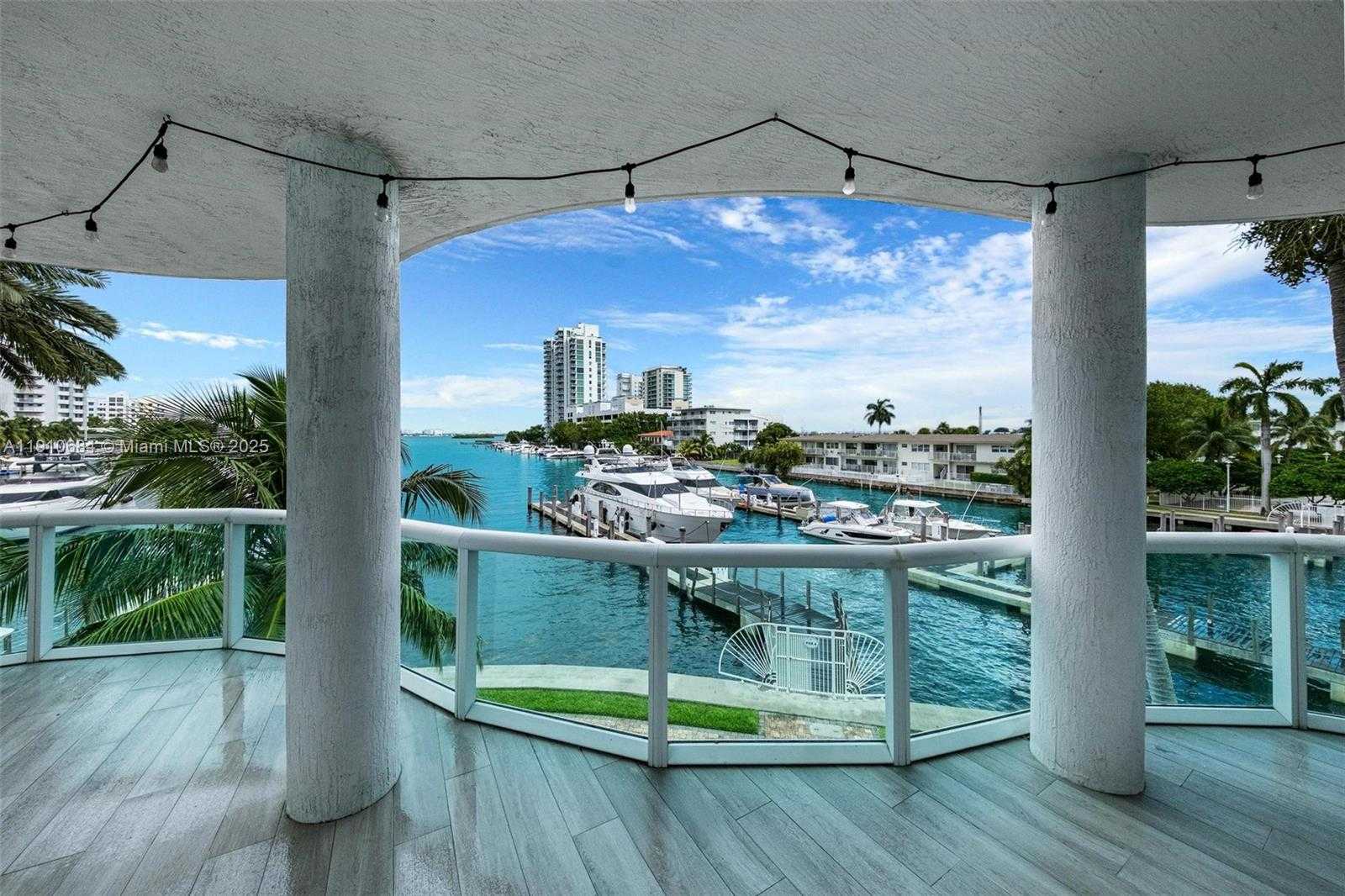 Small Image of 7918 HARBOUR ISLAND DR #207, North Bay Village Number 9