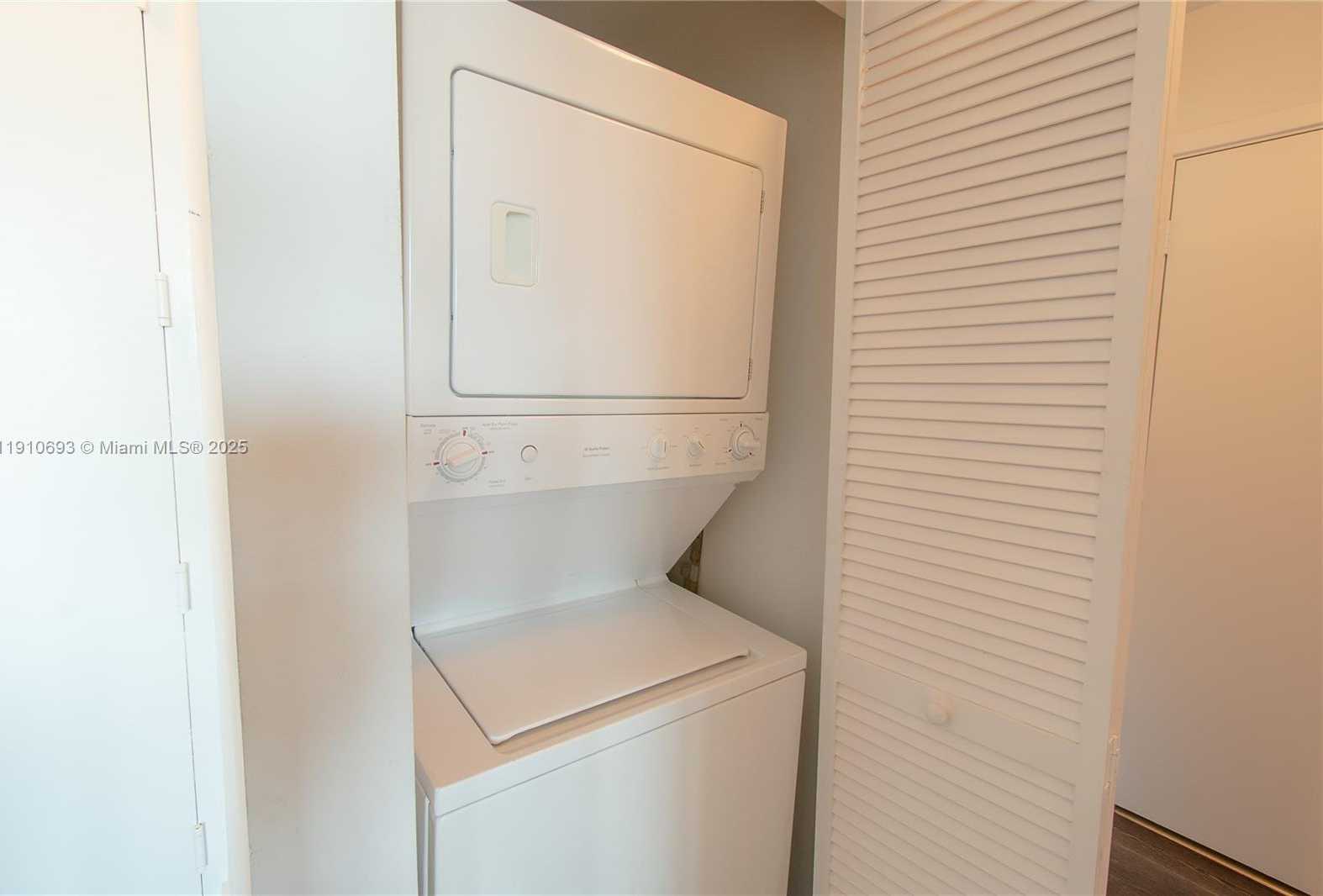 Small Image of 79 SOUTH WEST 12TH ST #1002-S, Miami Number 9