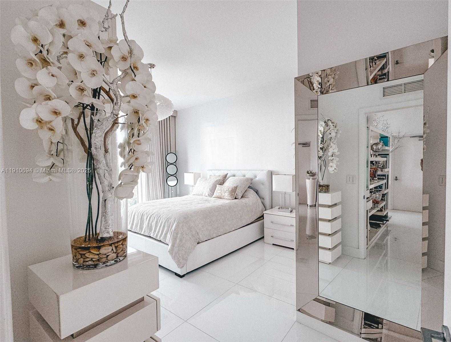 Small Image of 2020 NORTH BAYSHORE DR #2007, Miami Number 11