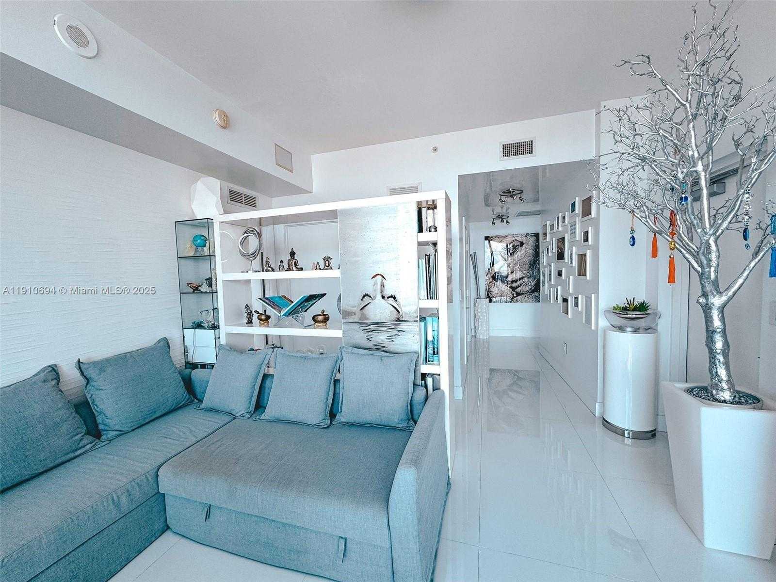 Small Image of 2020 NORTH BAYSHORE DR #2007, Miami Number 12