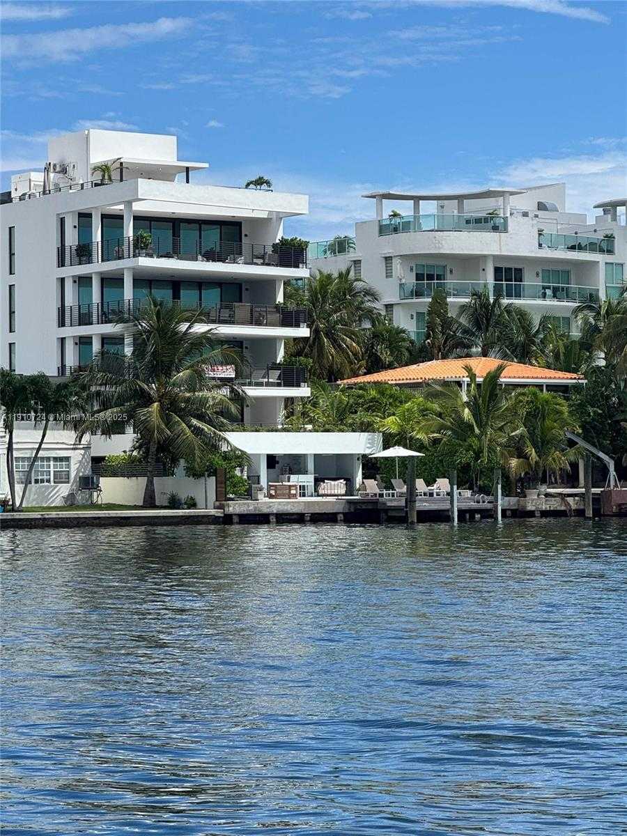 Small Image of 1930 BAY DR #1, Miami Beach Number 5