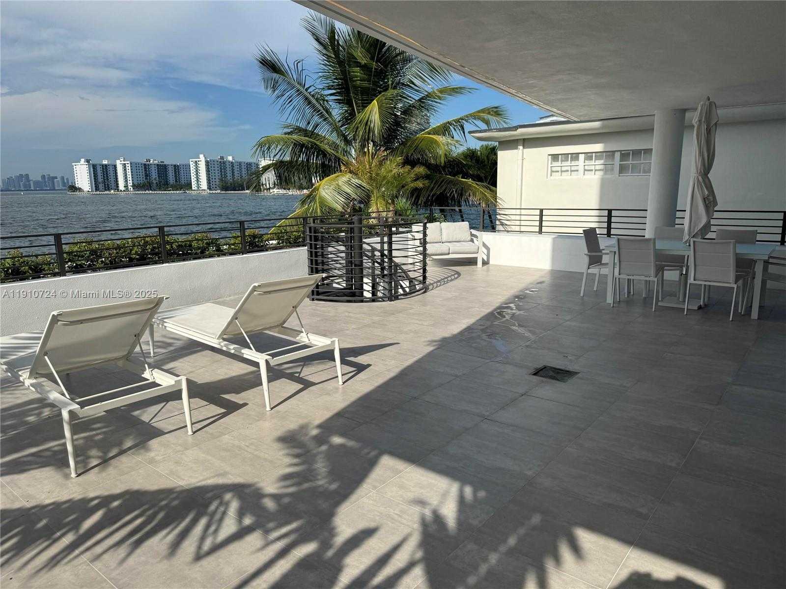 Small Image of 1930 BAY DR #1, Miami Beach Number 7
