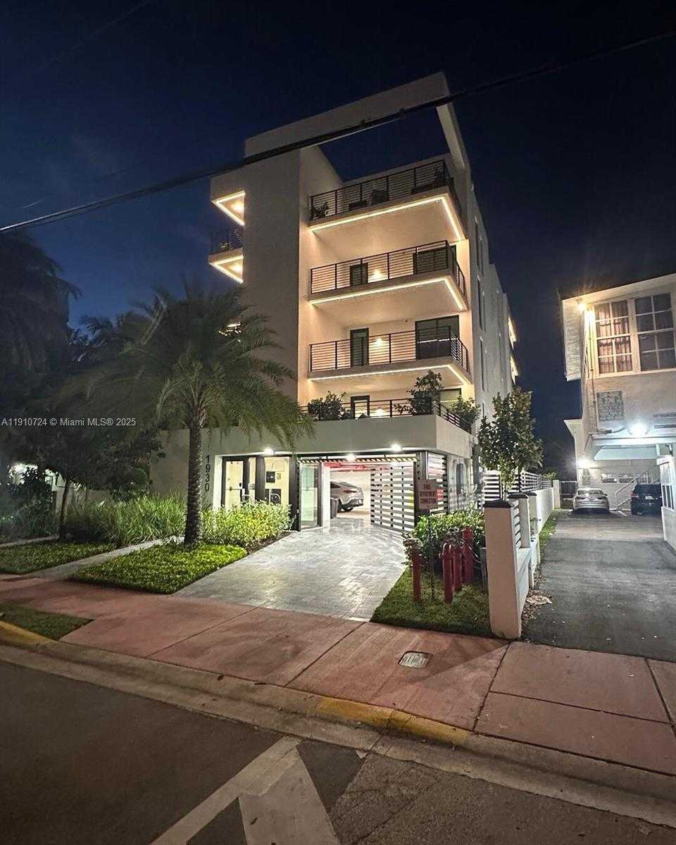 Small Image of 1930 BAY DR #1, Miami Beach Number 8