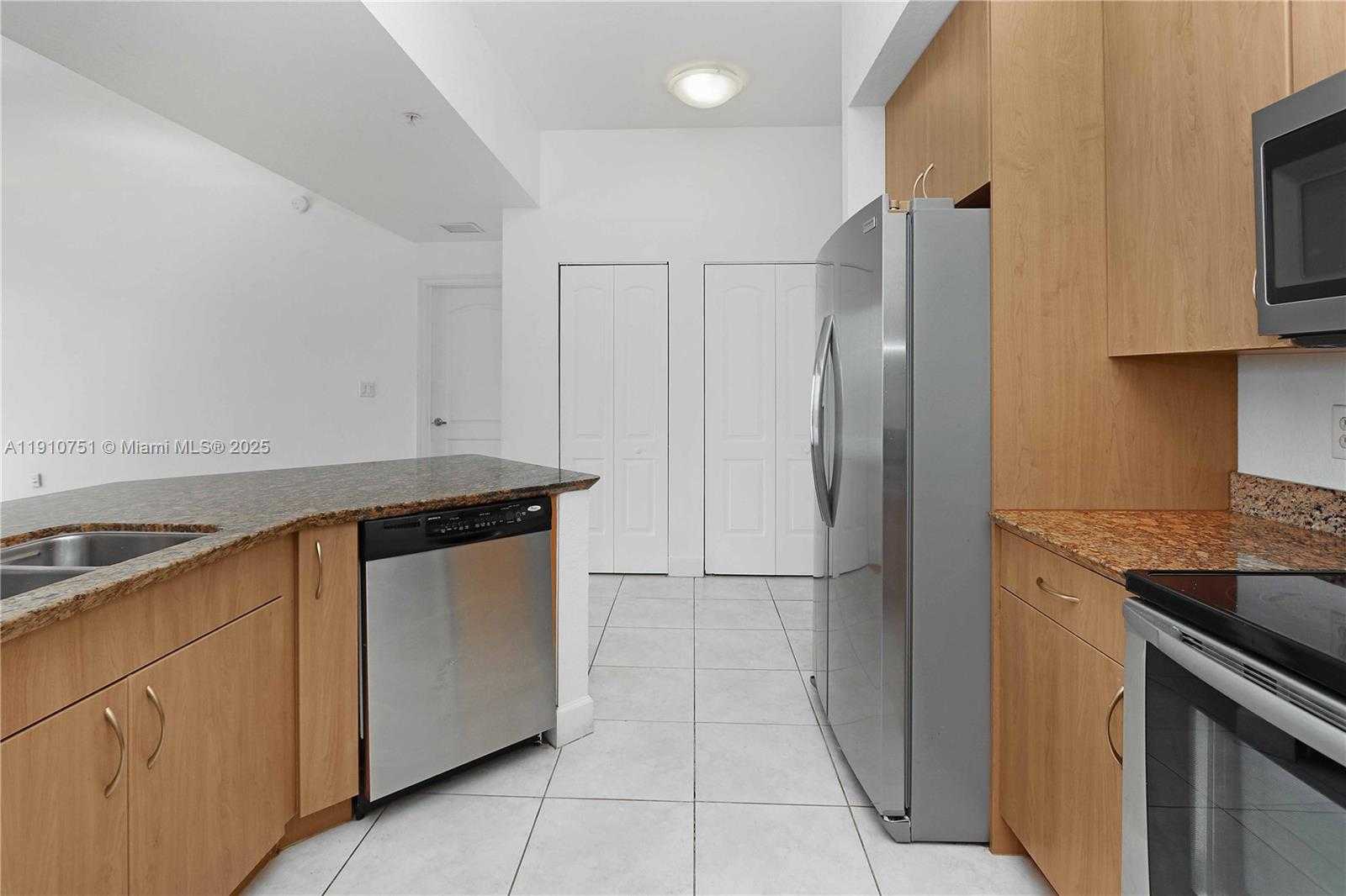 Small Image of 1830 RADIUS DR #1119, Hollywood Number 15