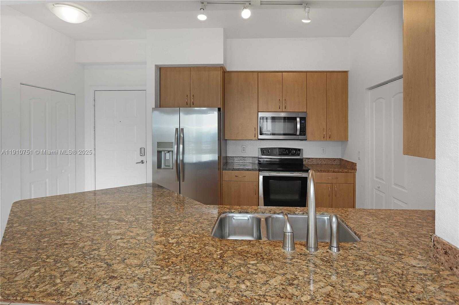 Small Image of 1830 RADIUS DR #1119, Hollywood Number 2