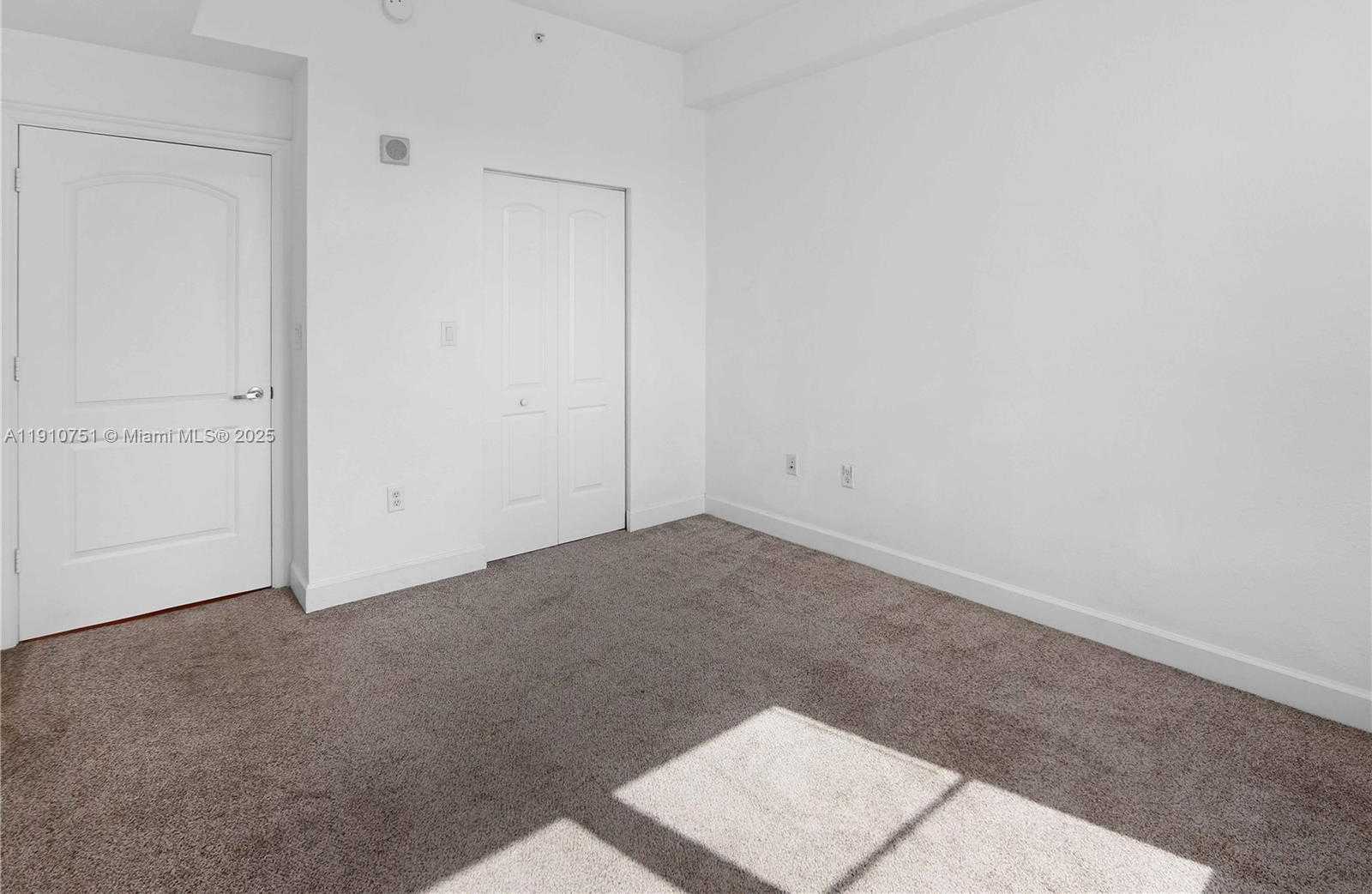 Small Image of 1830 RADIUS DR #1119, Hollywood Number 21