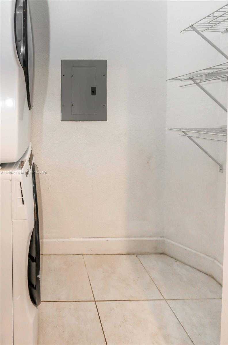 Small Image of 1830 RADIUS DR #1119, Hollywood Number 29