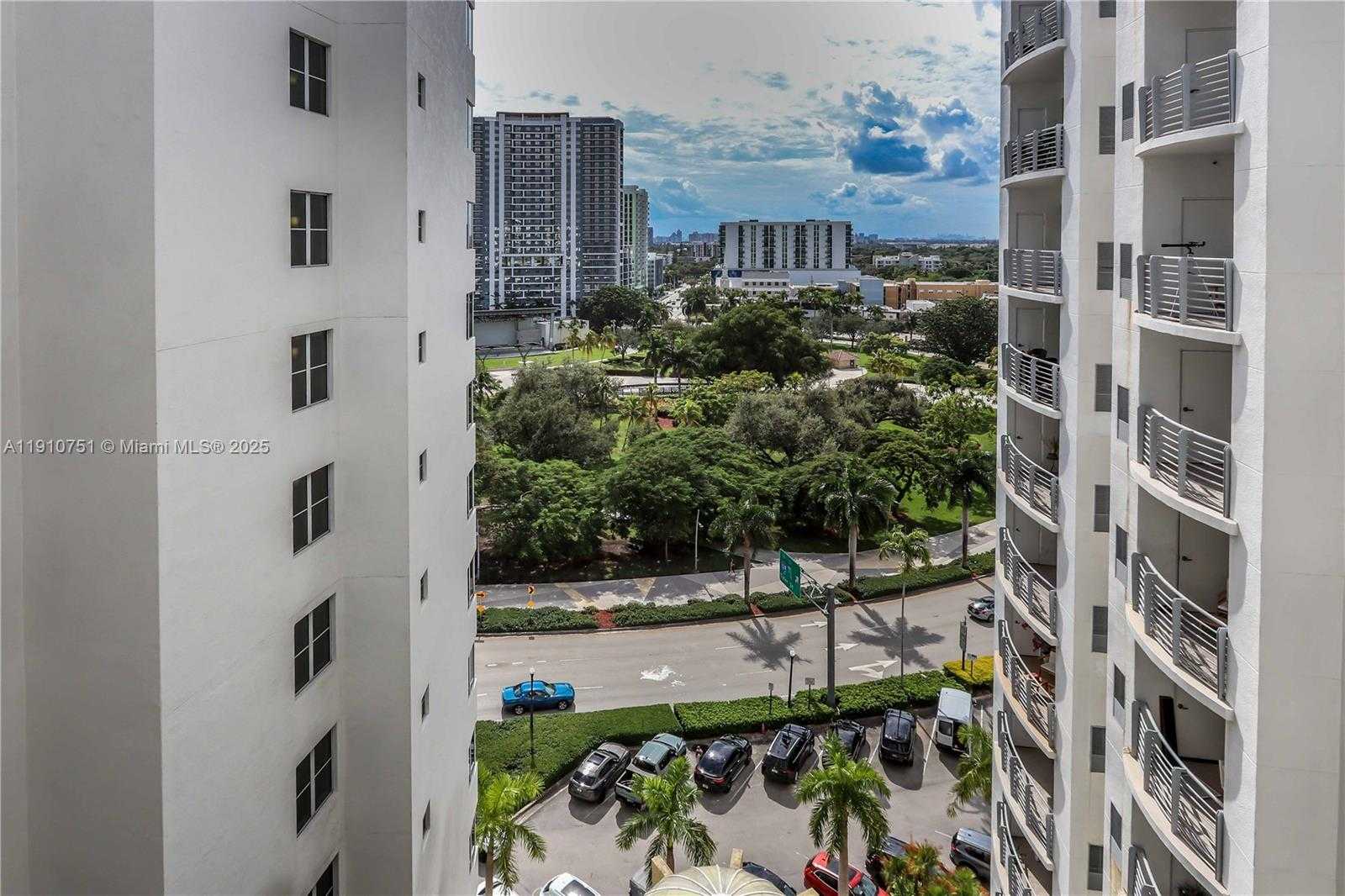 Small Image of 1830 RADIUS DR #1119, Hollywood Number 30