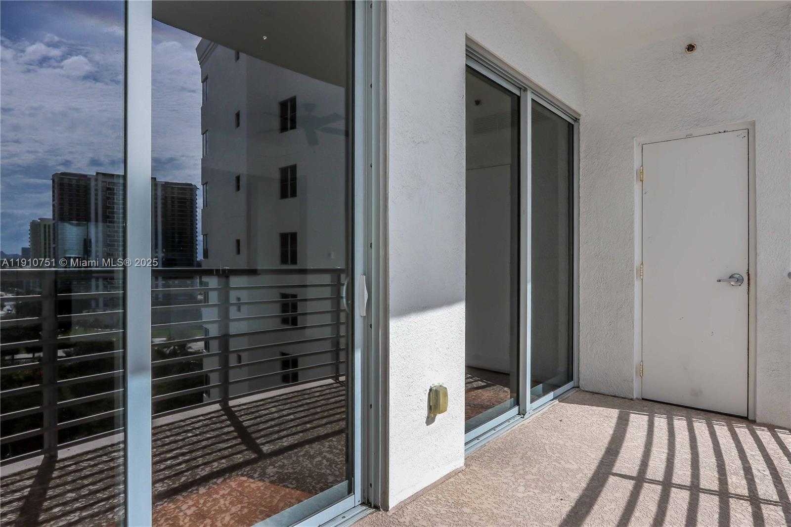 Small Image of 1830 RADIUS DR #1119, Hollywood Number 32