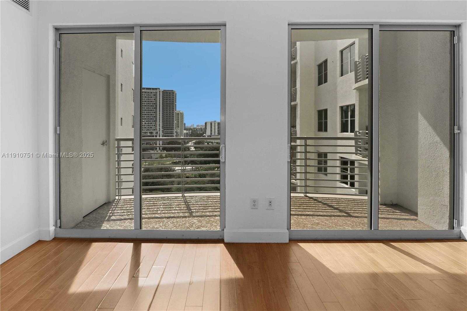 Small Image of 1830 RADIUS DR #1119, Hollywood Number 7