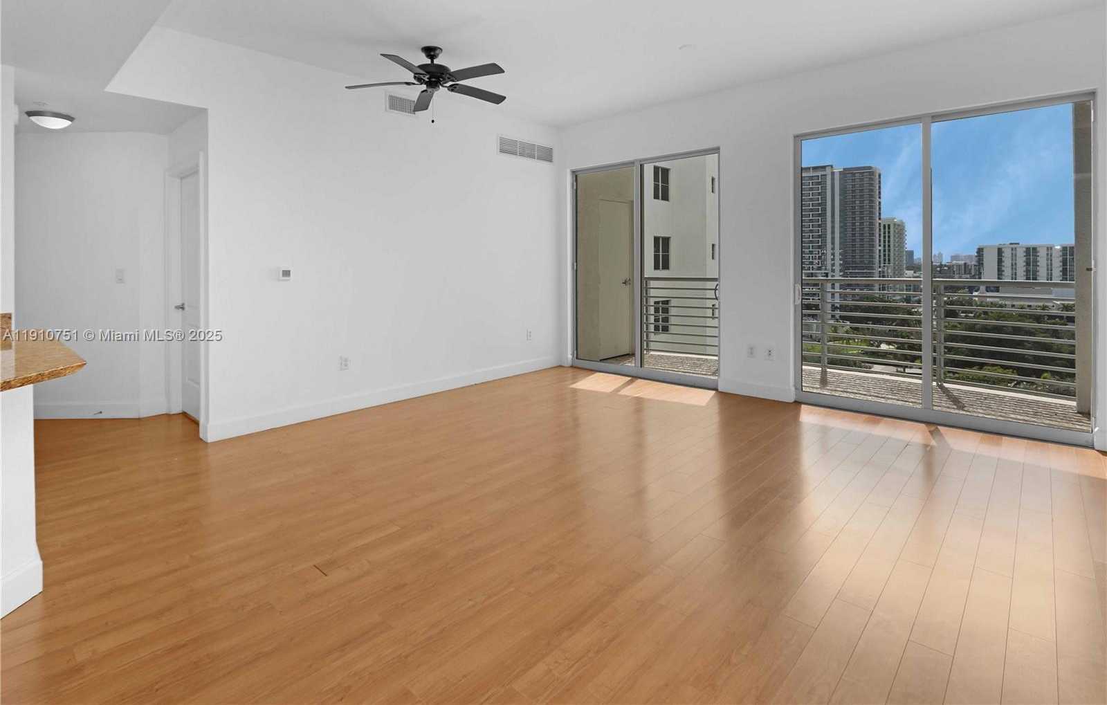 Small Image of 1830 RADIUS DR #1119, Hollywood Number 9