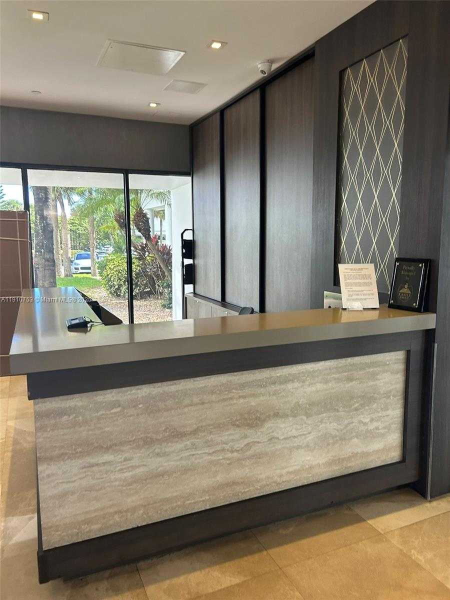 Small Image of 20515 EAST COUNTRY CLUB DR #1042, Aventura Number 11