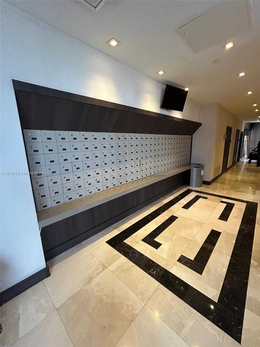 Small Image of 20515 EAST COUNTRY CLUB DR #1042, Aventura Number 14