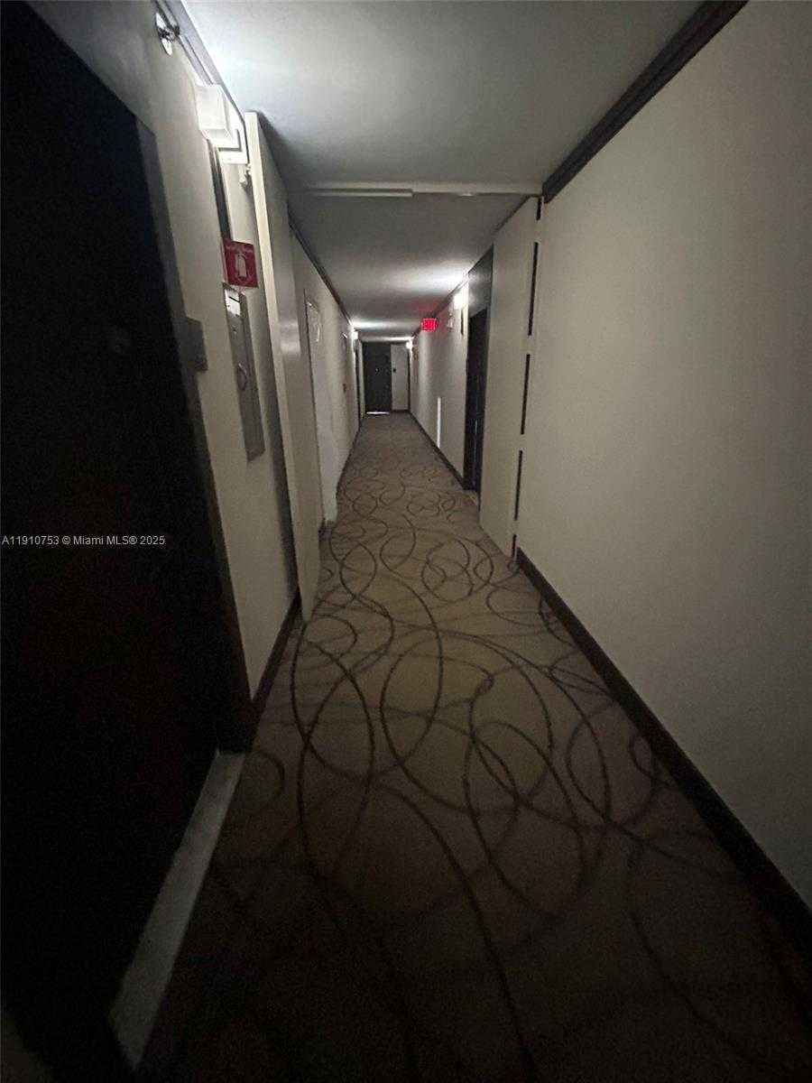 Small Image of 20515 EAST COUNTRY CLUB DR #1042, Aventura Number 19