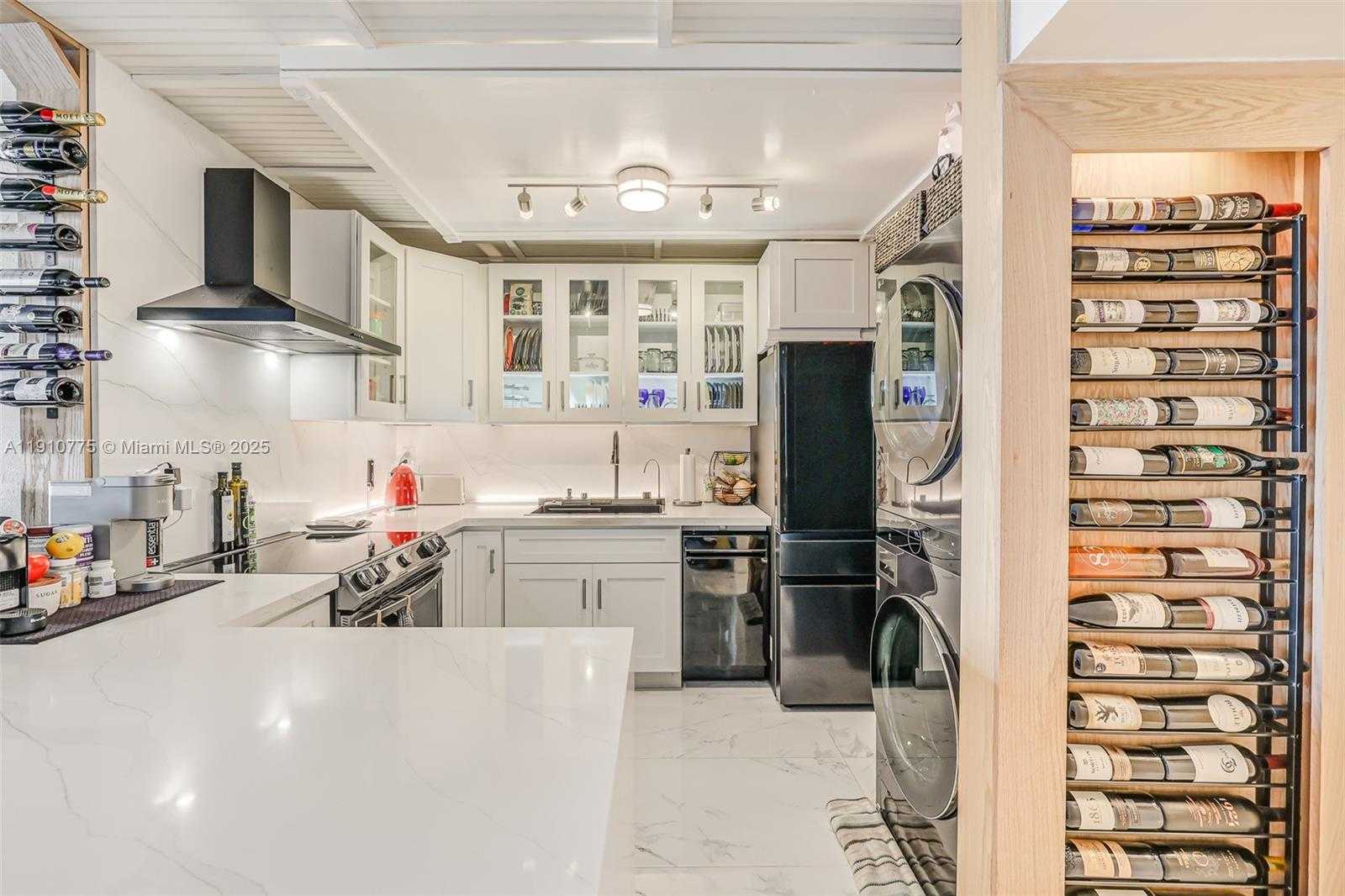 Small Image of 1820 SOUTH TREASURE DR #203D, North Bay Village Number 14