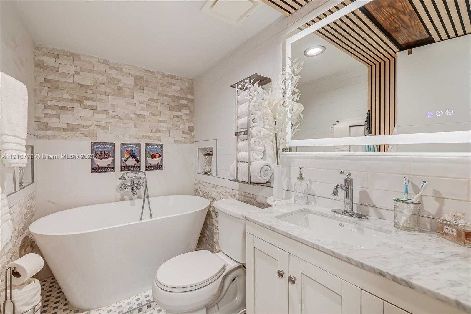 Small Image of 1820 SOUTH TREASURE DR #203D, North Bay Village Number 16